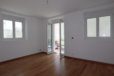 Spacieux appartement neuf avec parking au centre du village de Champagne