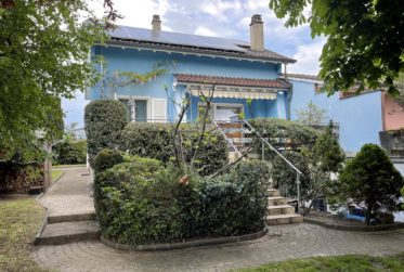 Jolie maison avec jardin et couvert à voitures à 2 pas du centre-ville