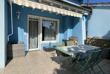 Jolie maison avec jardin et couvert à voitures à 2 pas du centre-ville