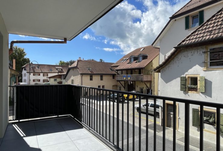 Spacieux appartement neuf avec parking au centre du village de Champagne
