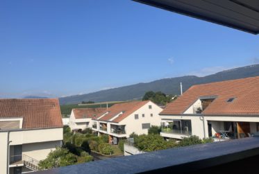 A Champagne - Dernier appartement A VENDRE dans nouvelle promotion - 3.5 pièces avec balcon et parking souterrain