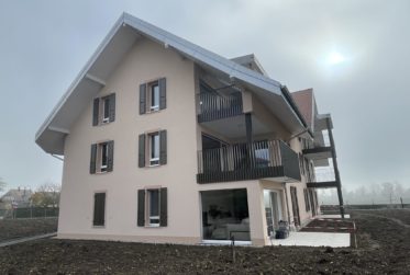 A Champagne - Dernier appartement A VENDRE dans nouvelle promotion - 3.5 pièces avec balcon et parking souterrain