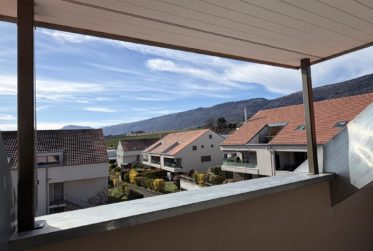 3.5 pièces neuf avec loggia, grand galetas privatif et parking souterrain