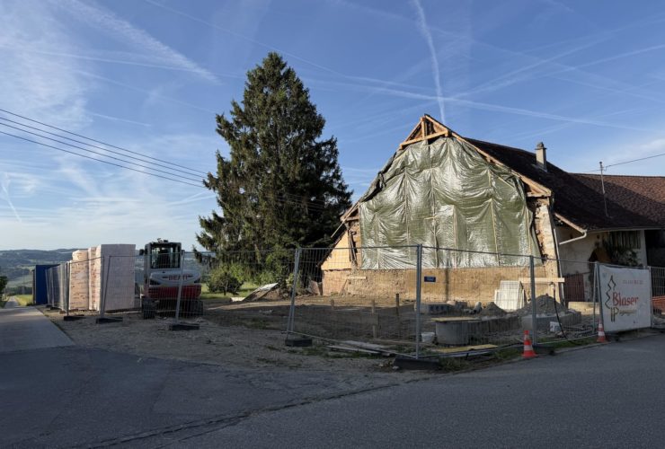 Le chantier a débuté ! Construction de 3 spacieux appartements de 4.5 et 5.5 pièces à Cronay. Dès CHF 795'000.--.