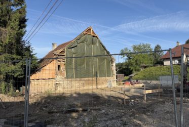 Le chantier a débuté ! Construction de 3 spacieux appartements de 4.5 et 5.5 pièces à Cronay. Dès CHF 795'000.--.