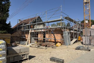 Le chantier avance ! Livraison pour l'été 2027. Encore 2 logements disponibles. Dès CHF 795'000.--.