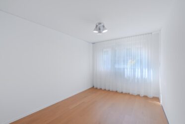 Appartement 3.5 pièces comme neuf avec loggia à Orbe
