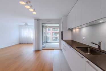 Appartement 3.5 pièces comme neuf avec loggia à Orbe