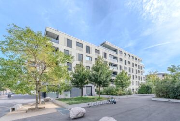 Appartement 3.5 pièces comme neuf avec loggia à Orbe